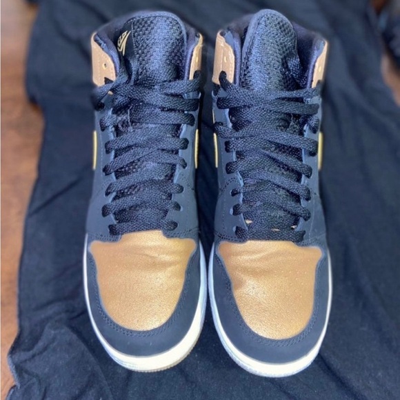 Air Jordan Retro High (gs) black/gold ‘Melo’ size